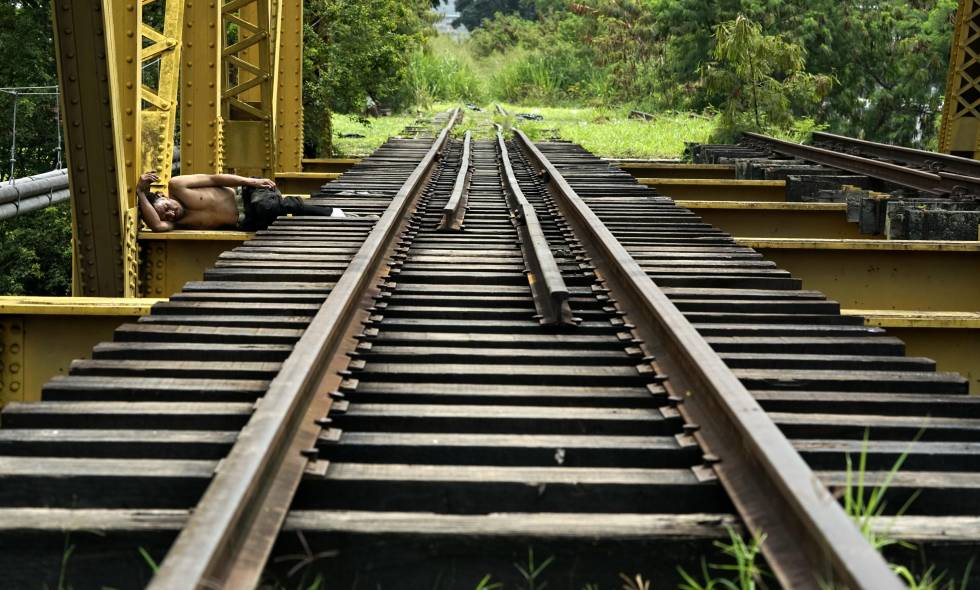 Imagen La red férrea para el tren de cercanías, una vía donde solo se mueve el abandono