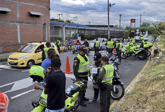 Imagen ¿Logrará la Policía cumplir la prohibición del parrillero hombre en Cali?